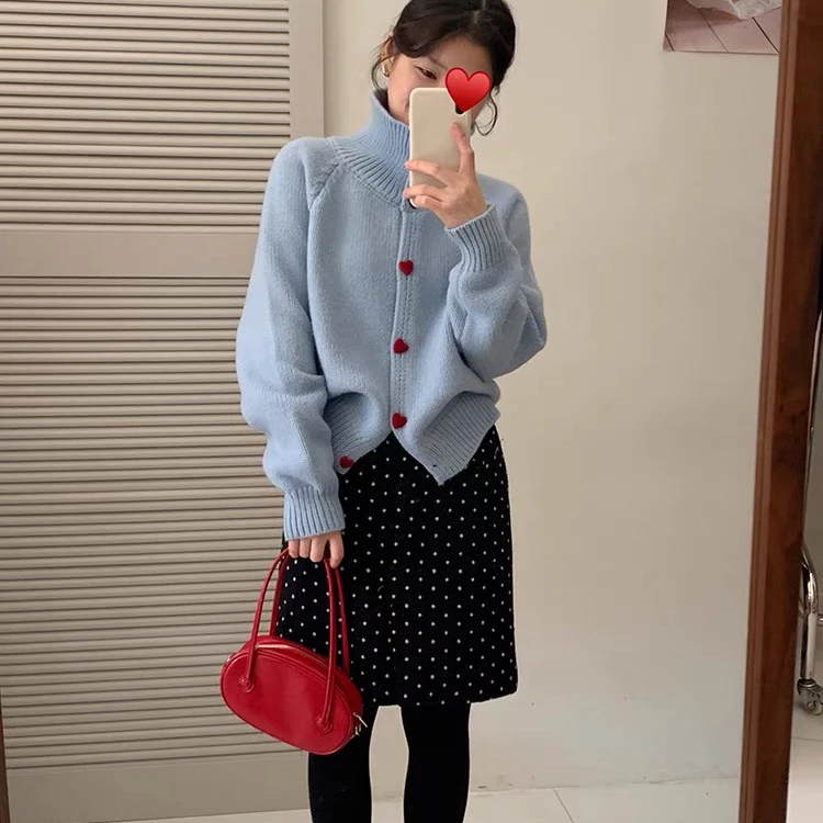 温柔风纯色爱心扣翻领毛衣外套女春秋宽松显瘦高领针织开衫上衣