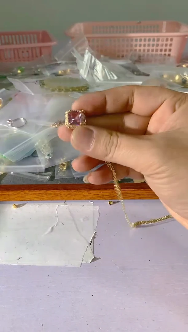 【闪购商品】水晶颈饰银S925镶嵌556红宝，蓝宝，多样性发一件赠链