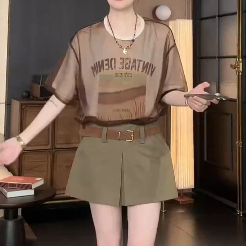 时尚圆领宽松拼接网纱短袖T恤+百搭显瘦短裤裤裙LK2503406