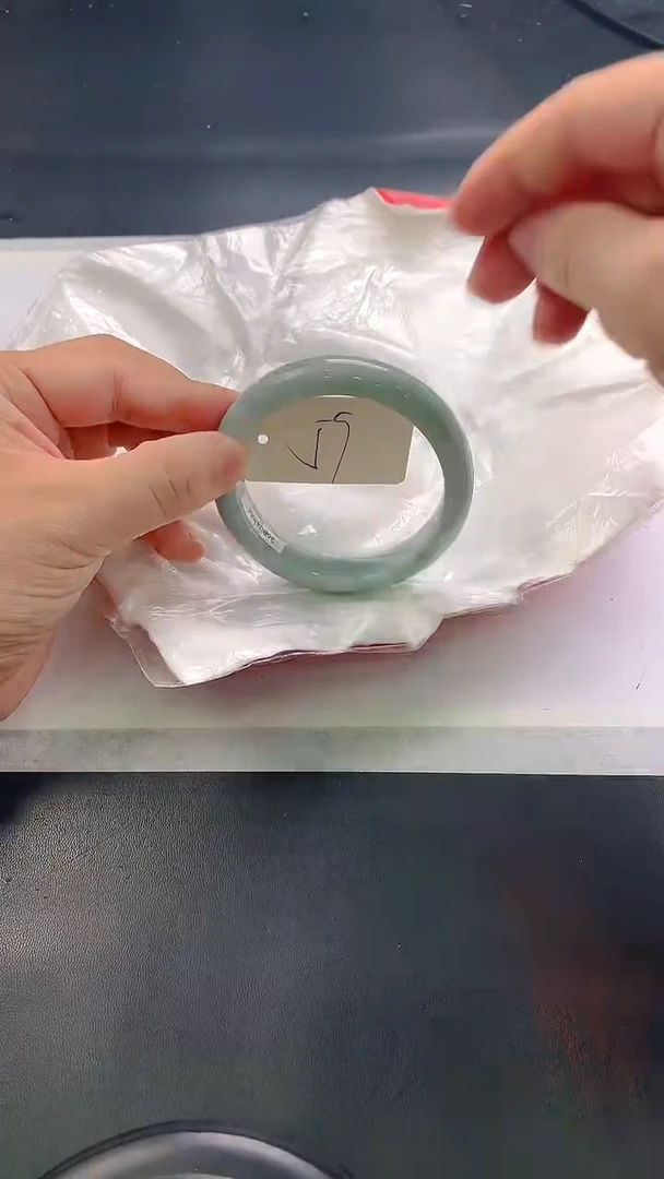 未镶嵌手镯翡翠30