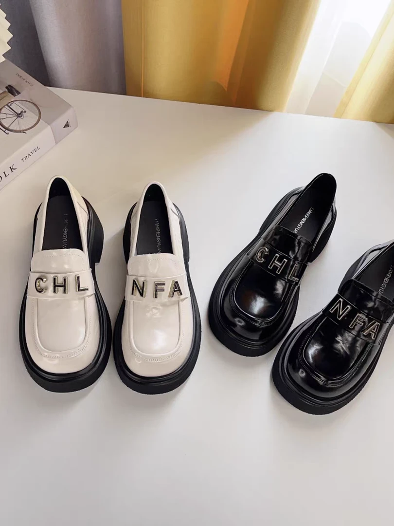 《鞋爱》59556女士带字母款乐福