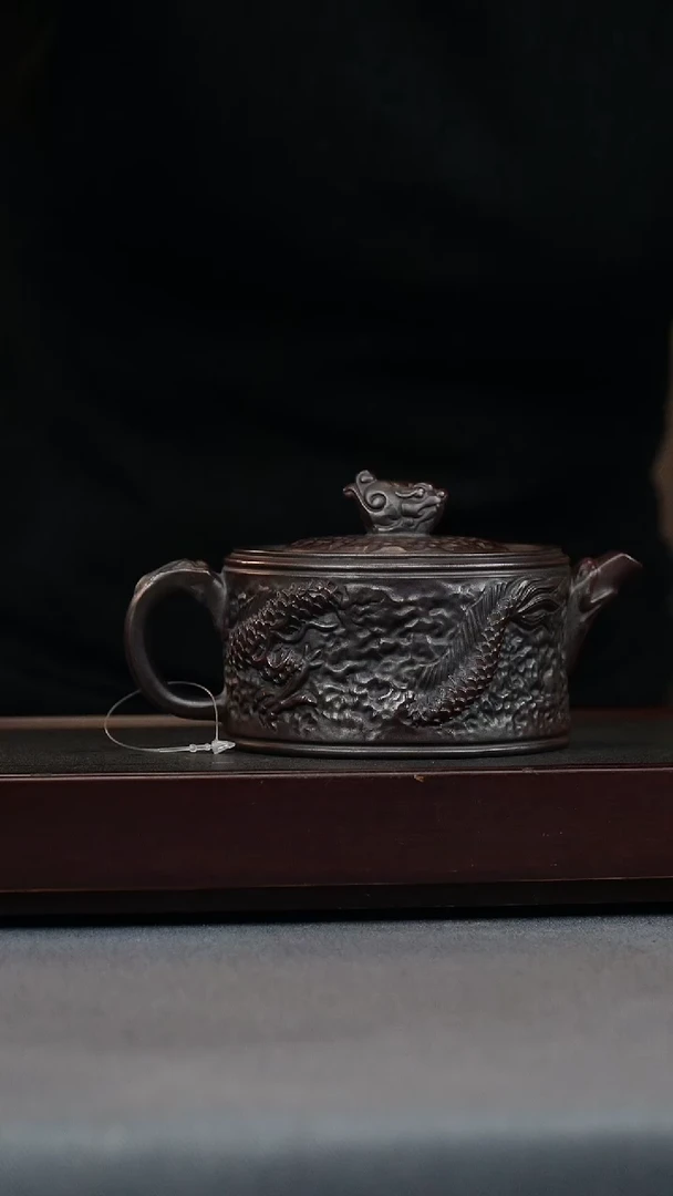 【闪购商品】紫砂茶壶铁血红砂 汉瓦 刻龙