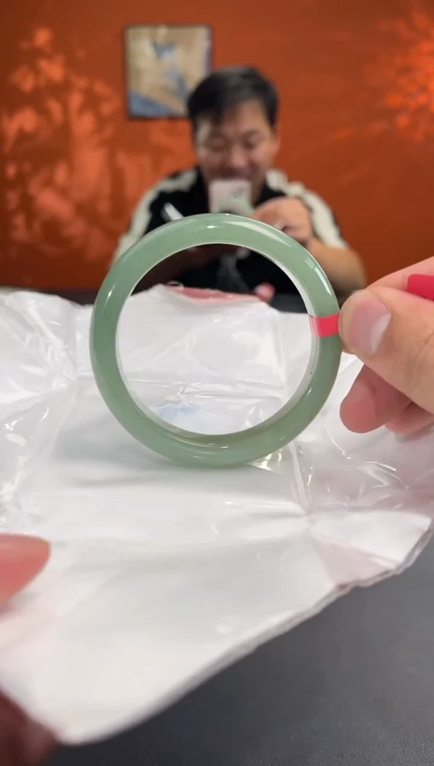 未镶嵌手镯翡翠8        圈口54