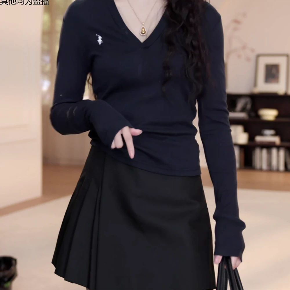 春季上新独特小众小马标连帽V领长袖修身显瘦百搭T恤上衣女