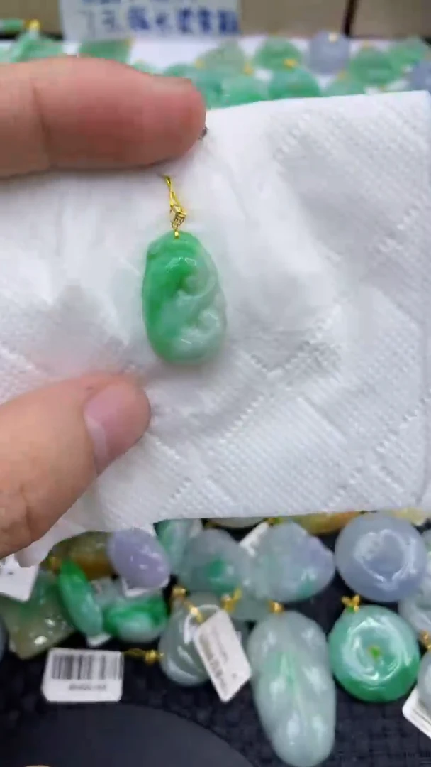 颈饰18K金镶嵌翡翠天然缅甸A货翡翠