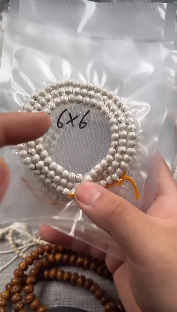 星月菩提手串6m骨瓷白无月大留白河豚圆珠108