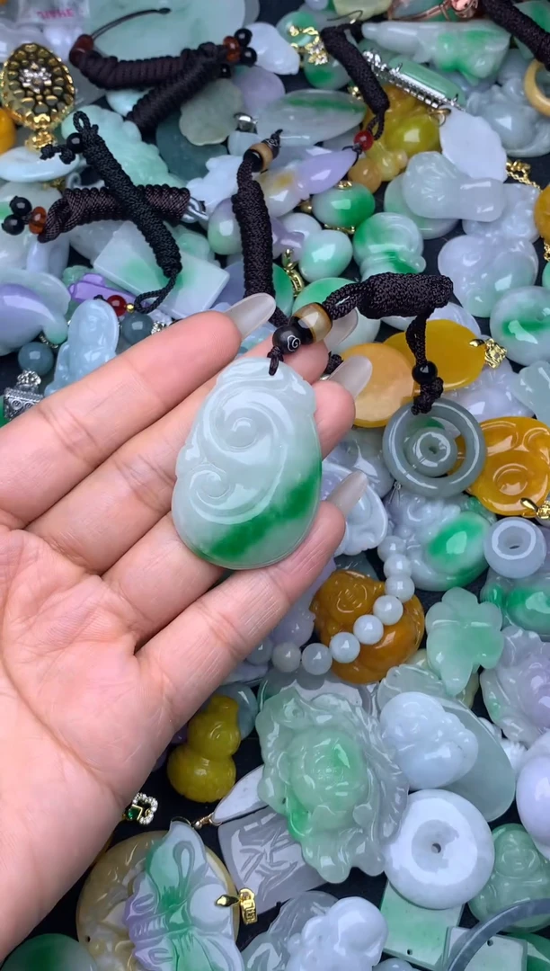 翡翠未镶嵌颈饰天然缅甸翡翠吊坠