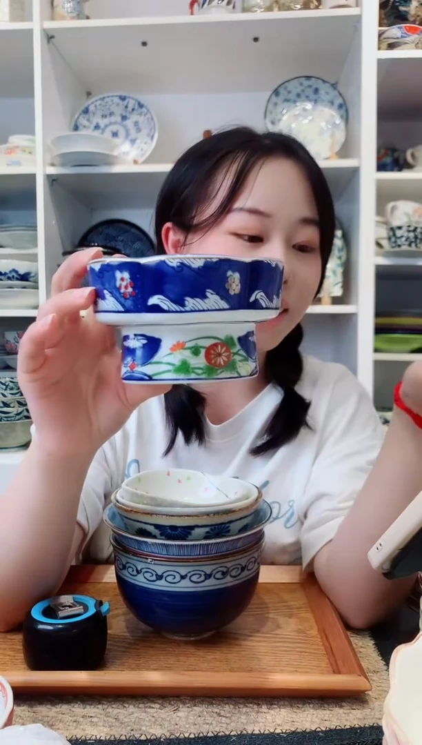 陶瓷【微瑕】蓝色花朵高脚碗