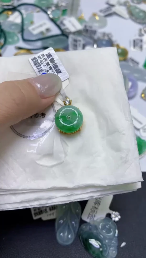 颈饰未镶嵌翡翠天然缅甸翡翠A货百元以上9元证书费自理