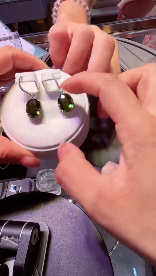 未镶嵌耳钉碧玺定99总18.1  ct总28000