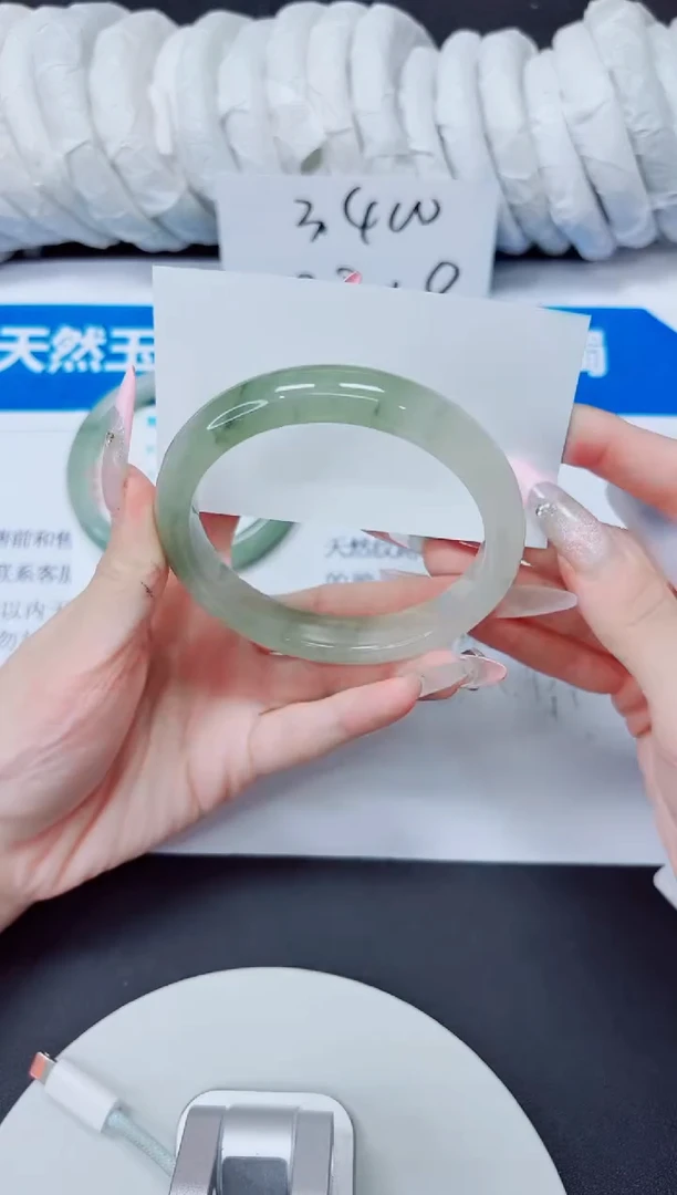 石英质玉手镯未镶嵌155/60.4