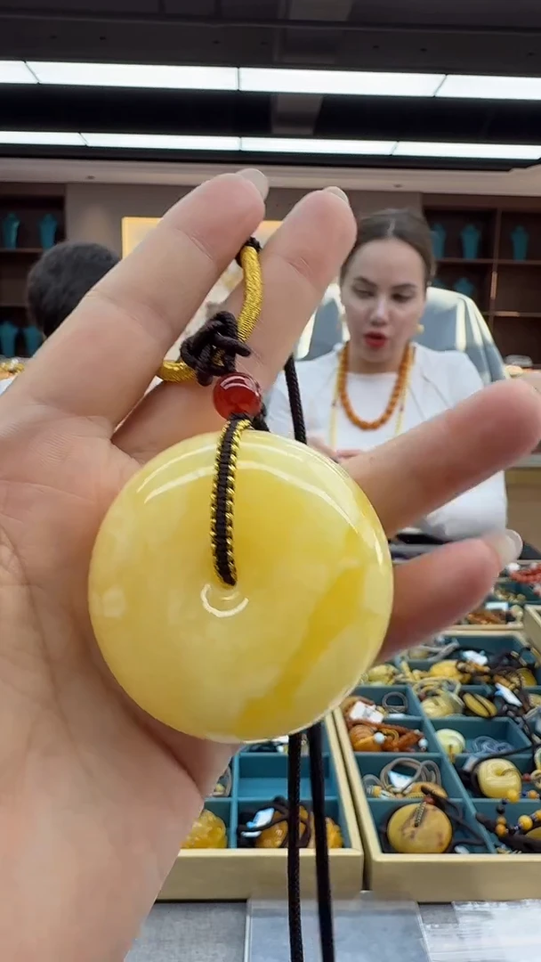 琥珀颈饰未镶嵌109秒拍号 假一罚三