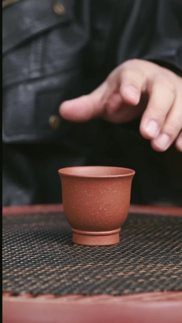 【闪购商品】紫砂红降坡1号兰花杯主人杯