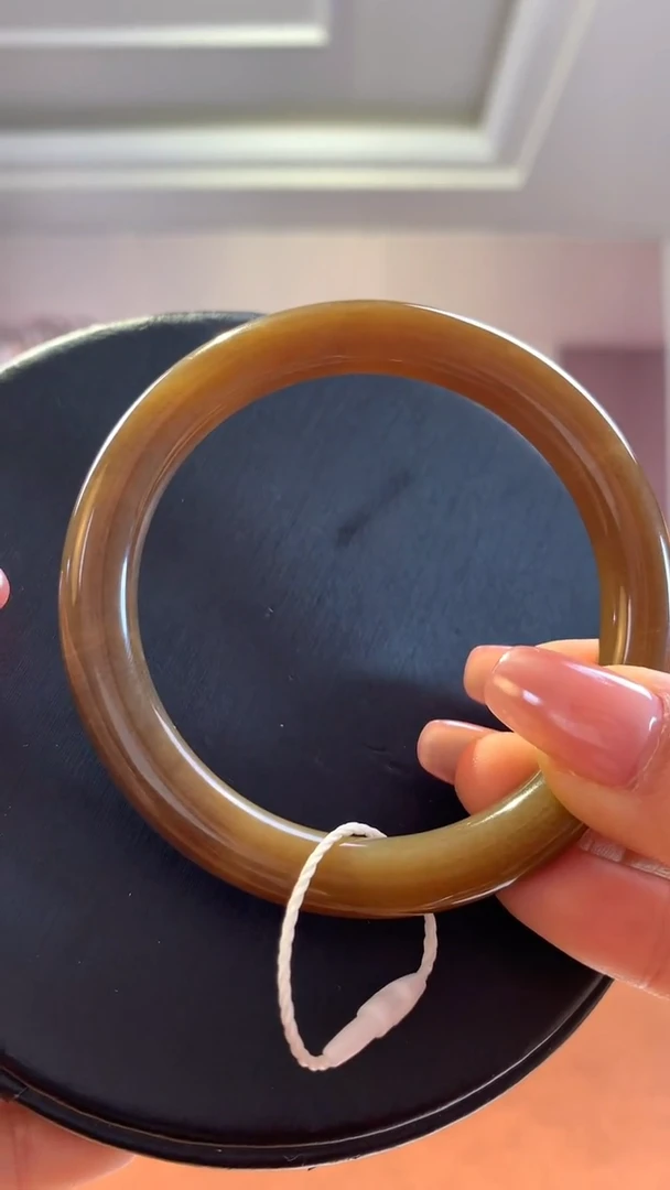 【闪购商品】和田玉手镯未镶嵌且末红糖手镯56圈