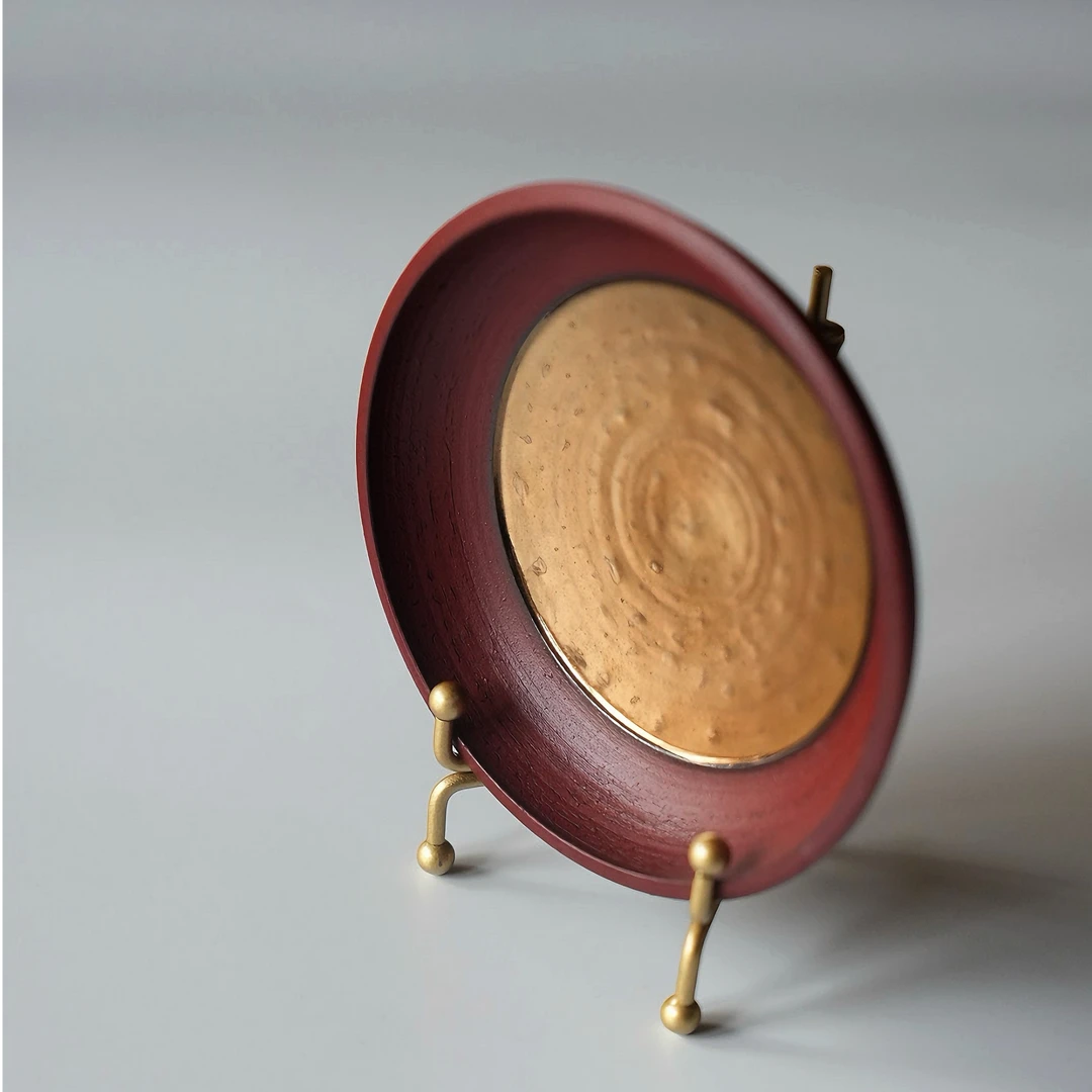 【雲梦】几上造物-赤金高足壶承