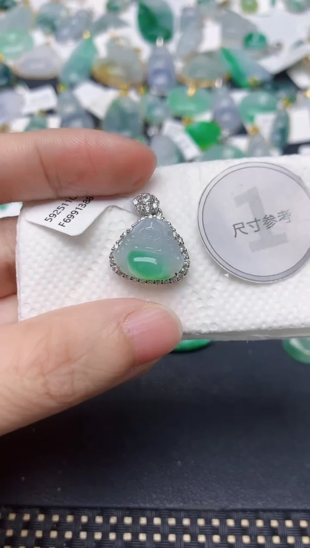 颈饰未镶嵌翡翠天然缅甸A货翡翠