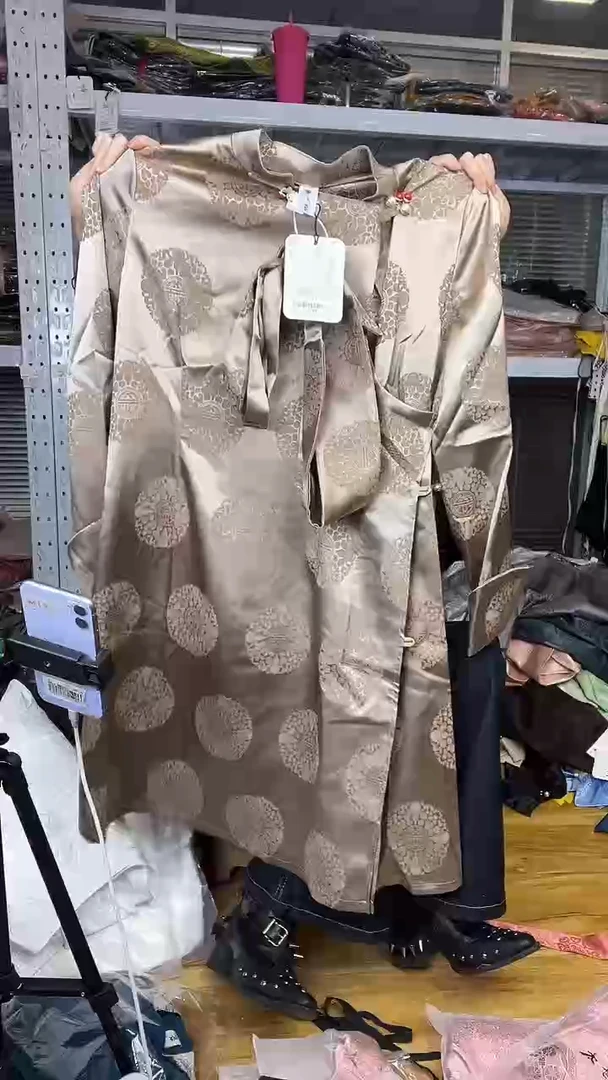 袍子  L码  110-120斤