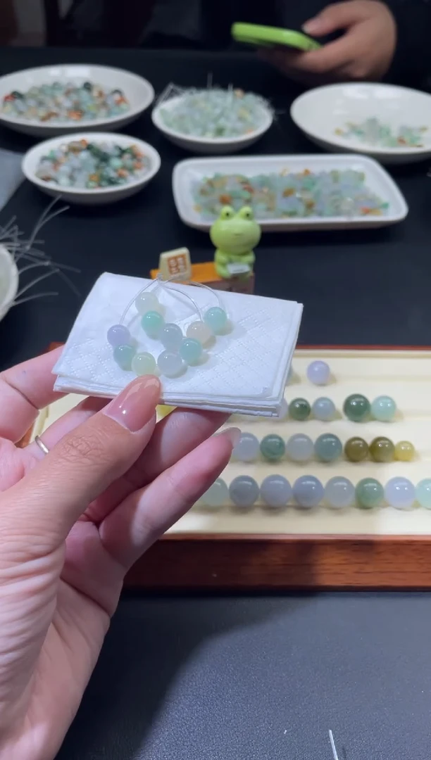 颈饰未镶嵌翡翠L**a翡翠净货