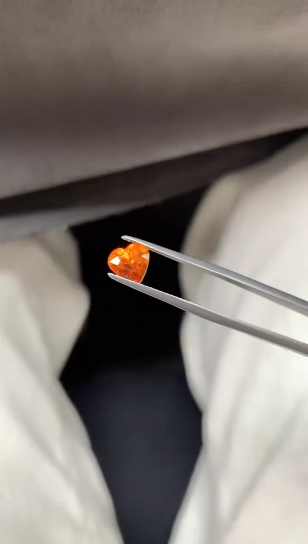 【闪购商品】石榴石裸石未镶嵌qc-30 2.4ct