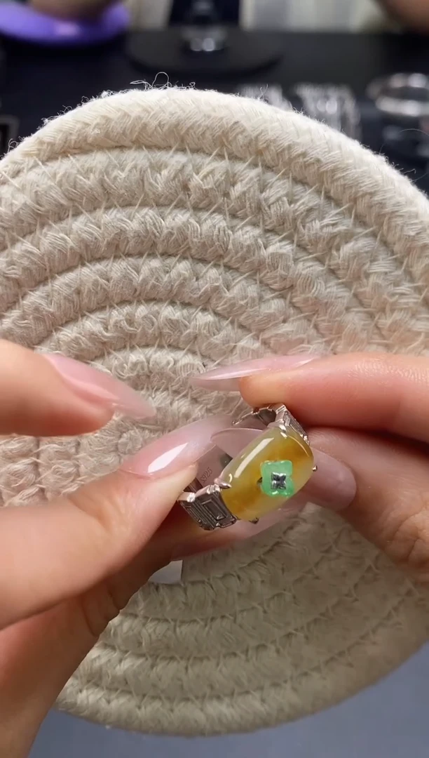 颈饰银S925镶嵌翡翠15817