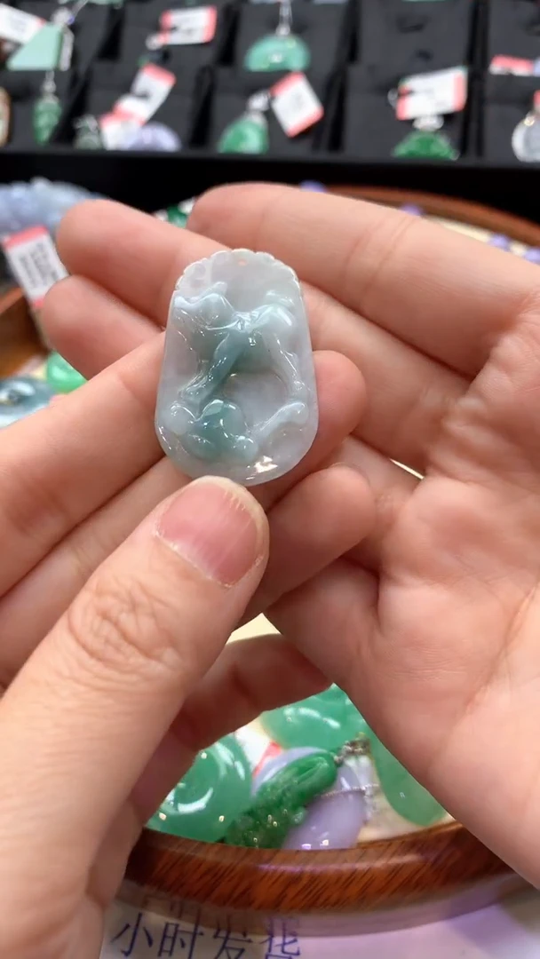 【闪购商品】翡翠吊坠(不含链)未镶嵌天然A货翡翠小猪牌