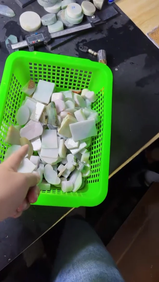 【闪购商品】翡翠颈饰未镶嵌099翡翠