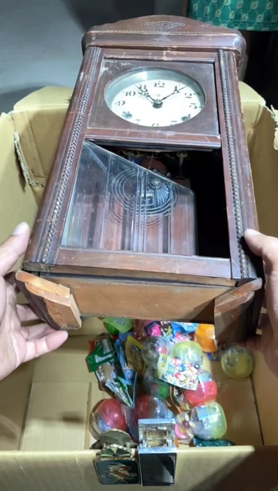 8新中古商品，瑕疵品，不保好坏。466