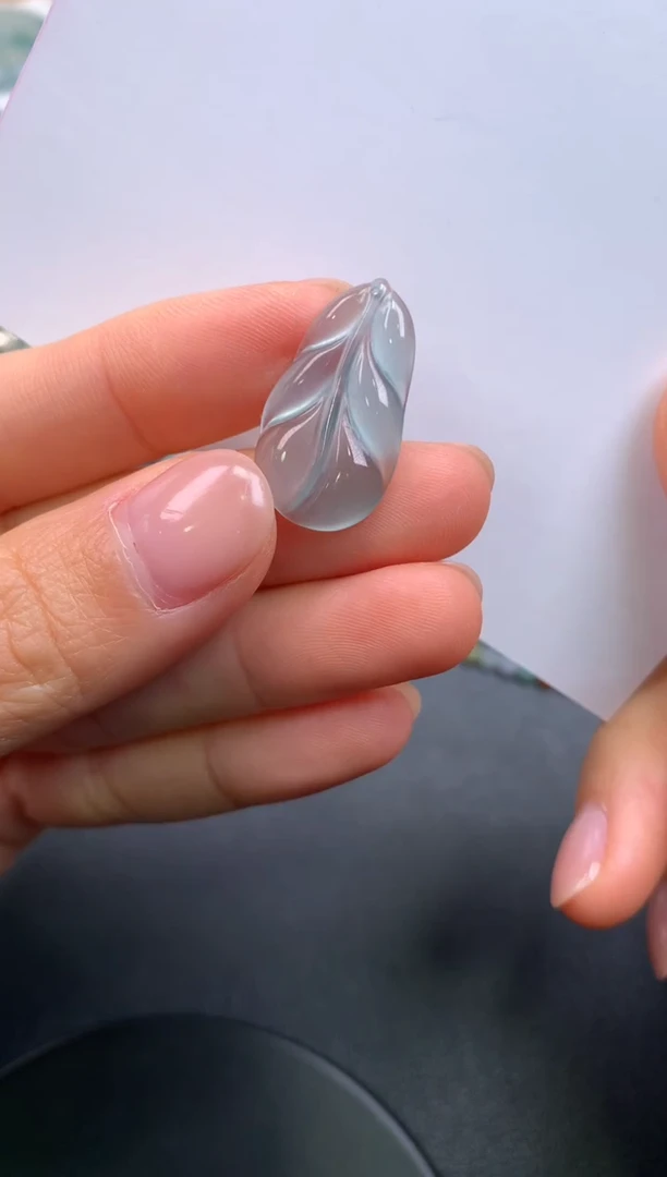 颈饰未镶嵌翡翠无鉴赏期无证书