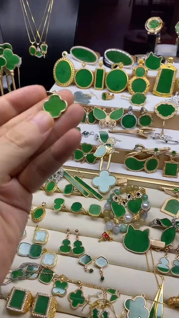 钛钢无昌**姐简单四叶草