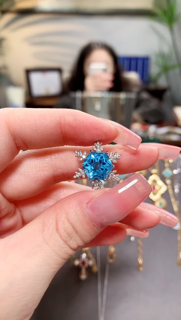 吊坠(不含链)银S925镶嵌托帕石瑞士蓝雪花切