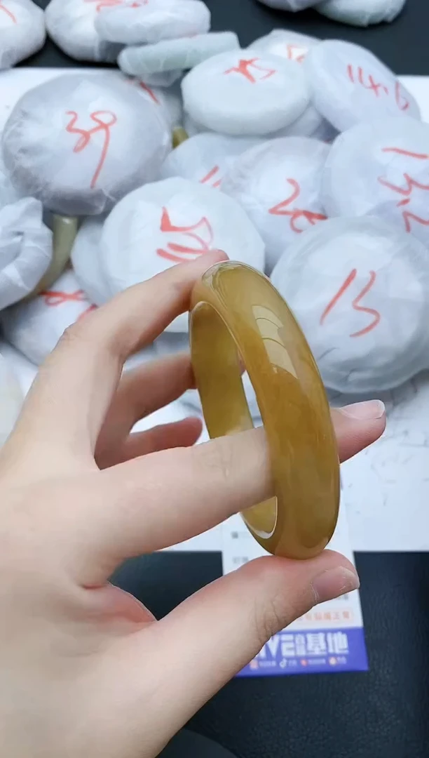【闪购商品】石英质玉手镯未镶嵌361+59/60