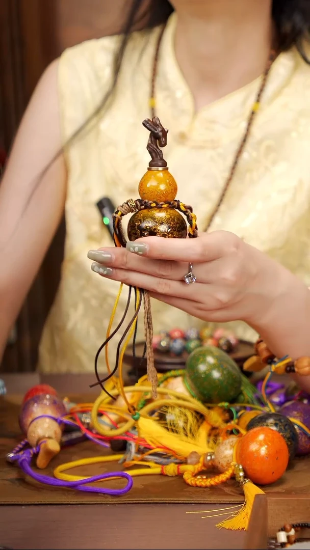 85易林大漆开口小葫芦----178