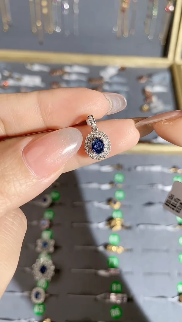 【闪购商品】蓝宝石颈饰18K金镶嵌项链