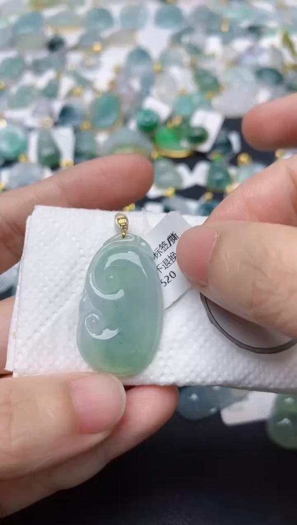 颈饰18K金镶嵌翡翠天然缅甸A货翡翠