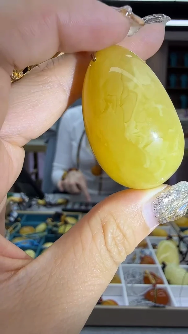 琥珀颈饰未镶嵌123秒拍号 假一罚三