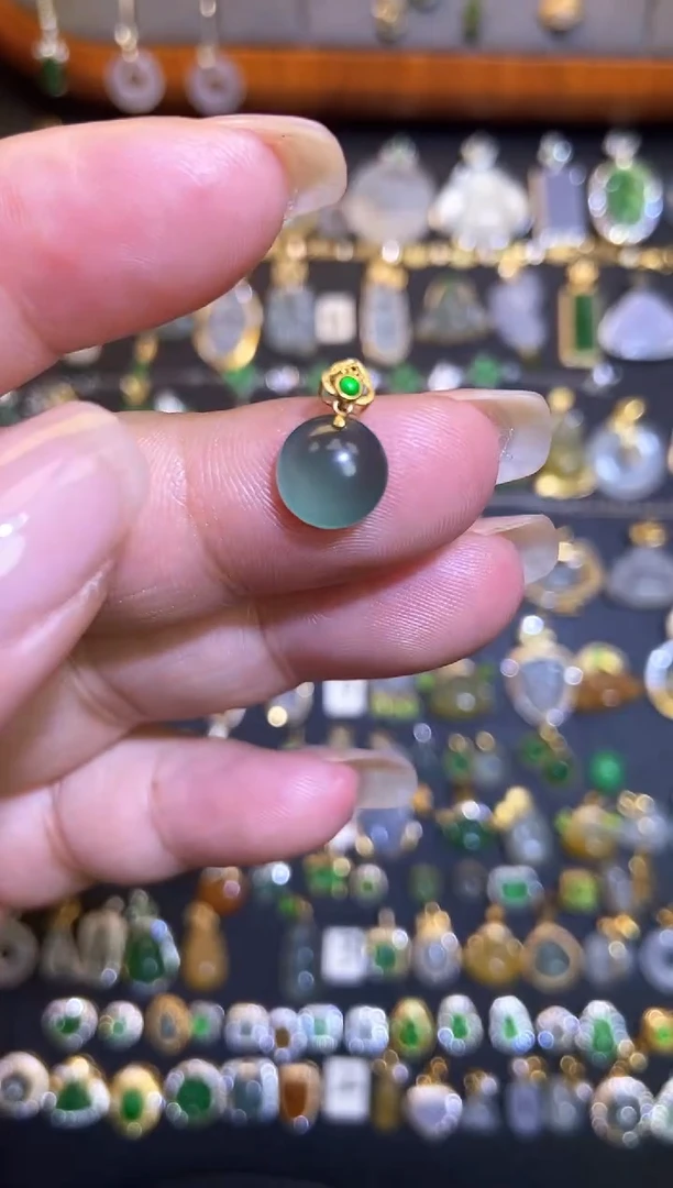 翡翠18K金镶嵌吊坠(不含链)1