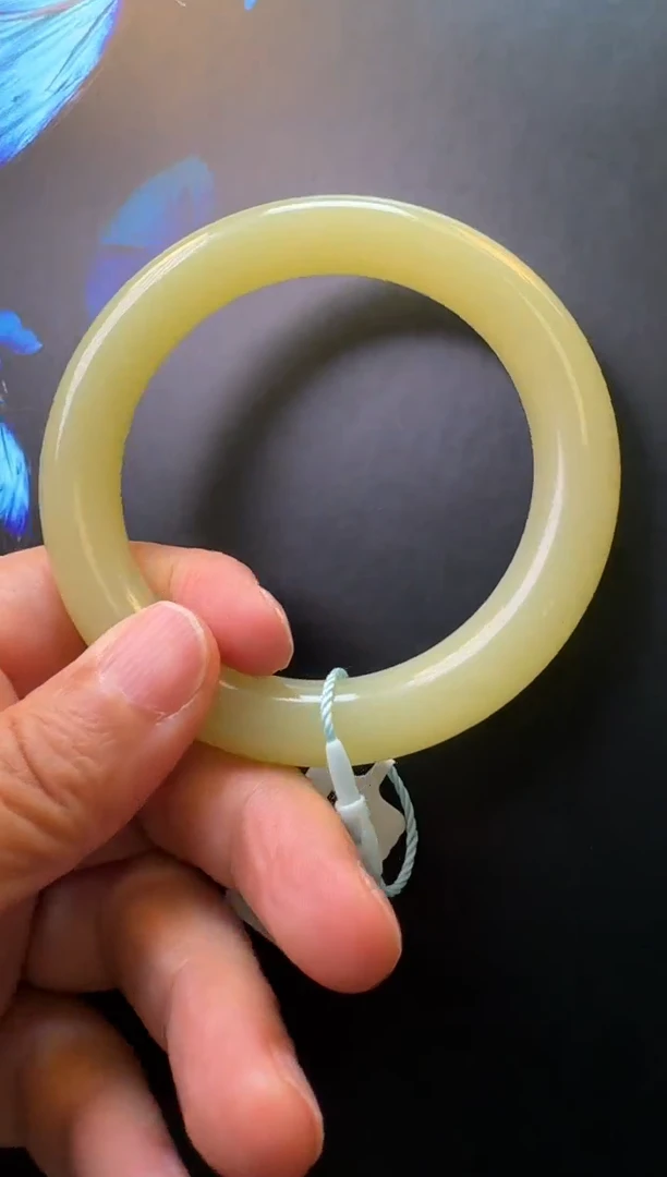 未镶嵌手镯和田玉手镯