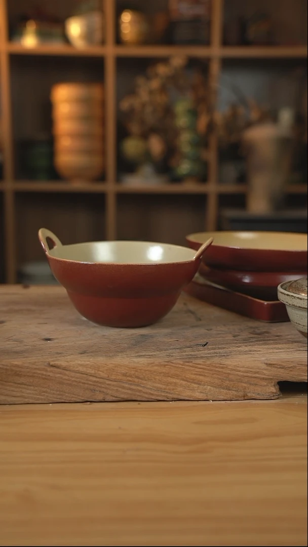 复古红色的6英寸镂空双耳葫芦汤碗