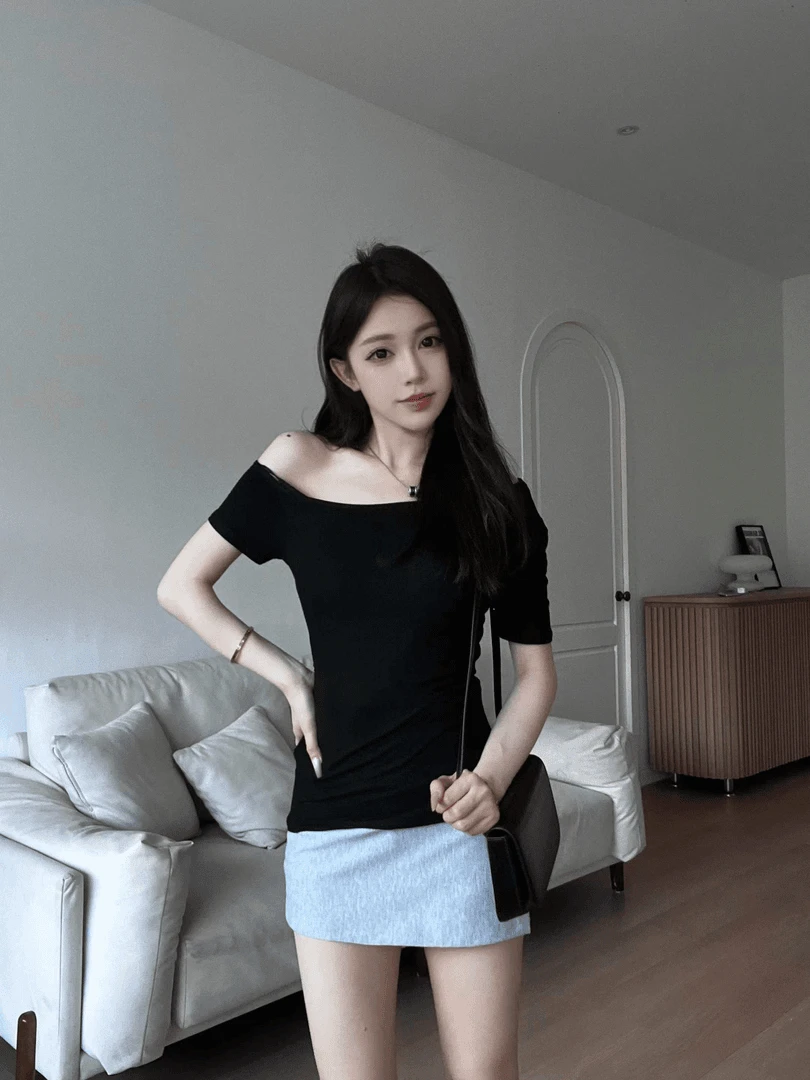 设计感辣妹露肩上衣T恤小心机性感一字肩修身显瘦短袖打底衫上衣