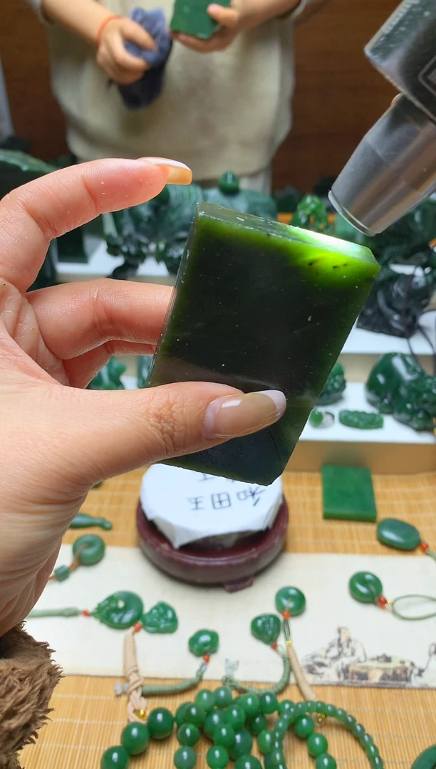 未镶嵌和田玉珠宝半成品1