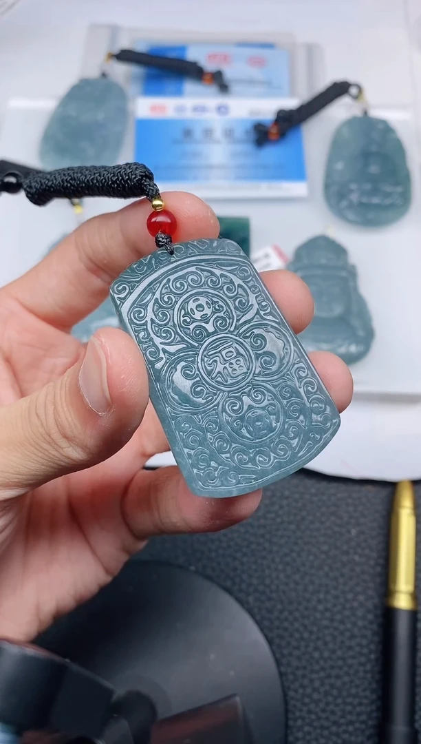 颈饰未镶嵌翡翠1