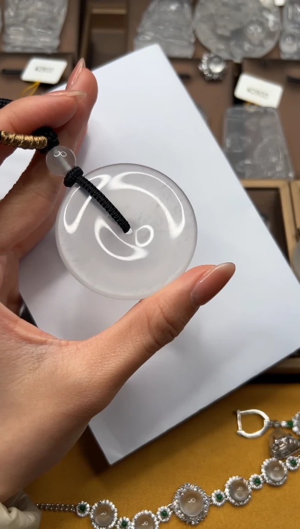 【闪购商品】石英质玉吊坠未镶嵌平安扣