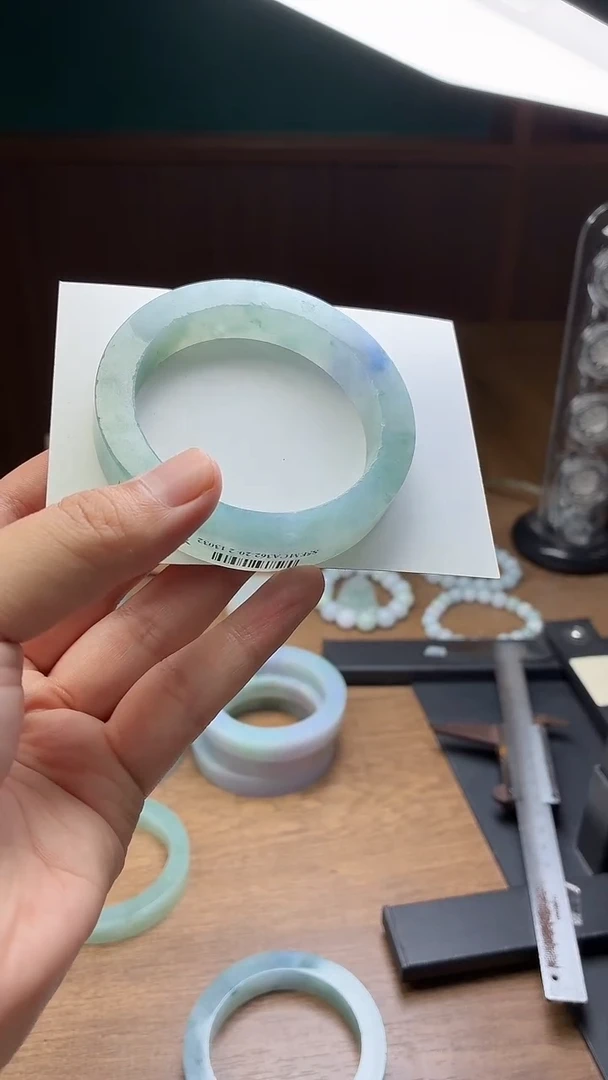 未镶嵌手镯定制翡翠H****a定制