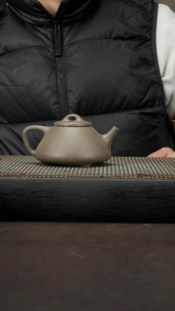 【闪购商品】紫砂茶壶青段 子冶石瓢200cc 062