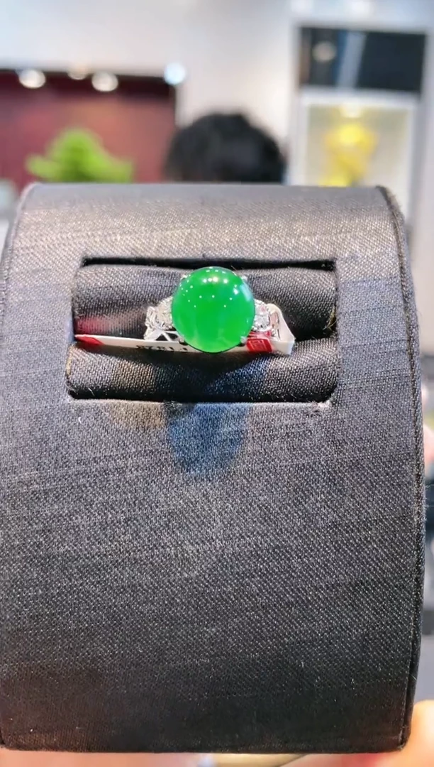 【闪购商品】翡翠颈饰18K金镶嵌A25天然A货翡翠戒指