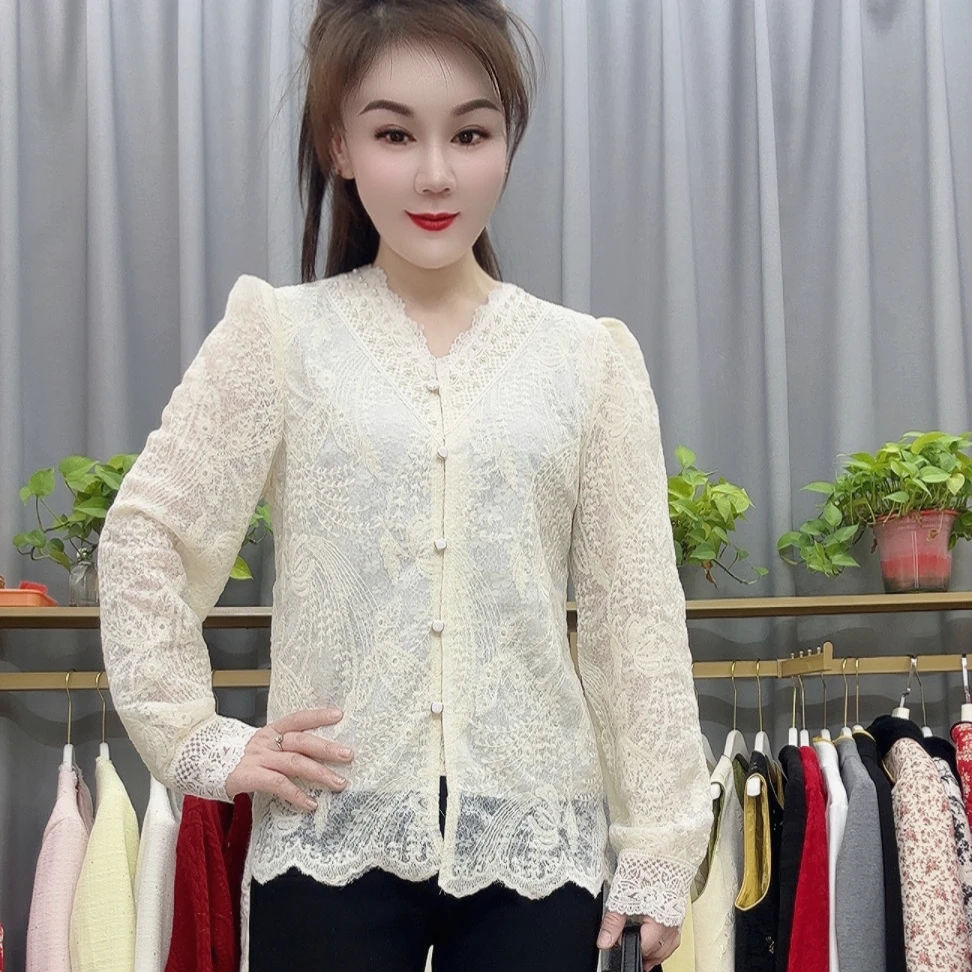 高端刺绣钉珠花朵V领气质新国风蕾丝上衣