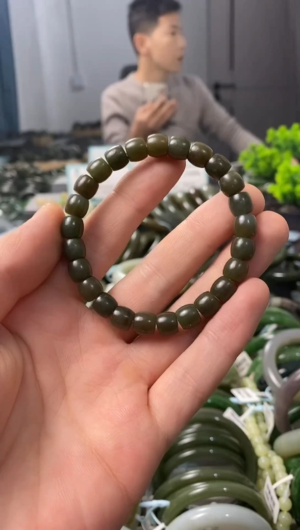 未镶嵌手镯和田玉8mm