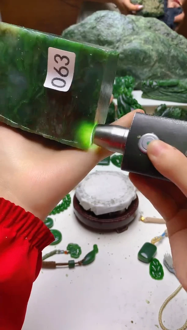 未镶嵌和田玉（碧玉）珠宝半成品1