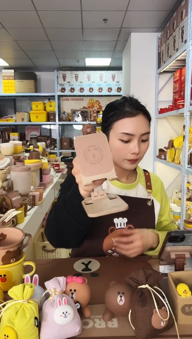 【闪购商品】塑料桌面手机支架-BROWN款