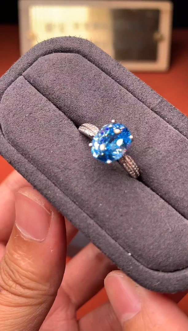 银S925镶嵌戒指海蓝宝石2222